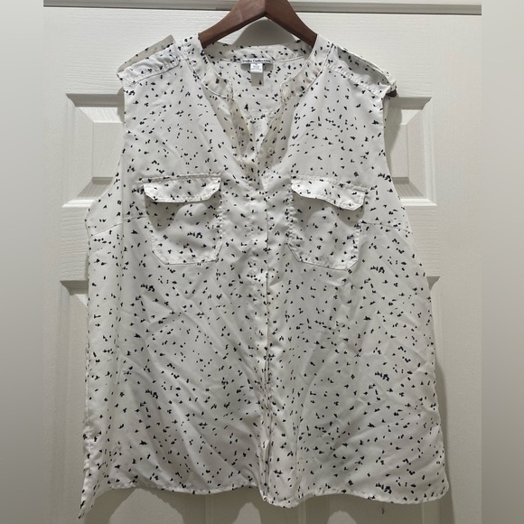 White Sleeveless Button Up with Black Abstract Detail, XL - Picture 1 of 6